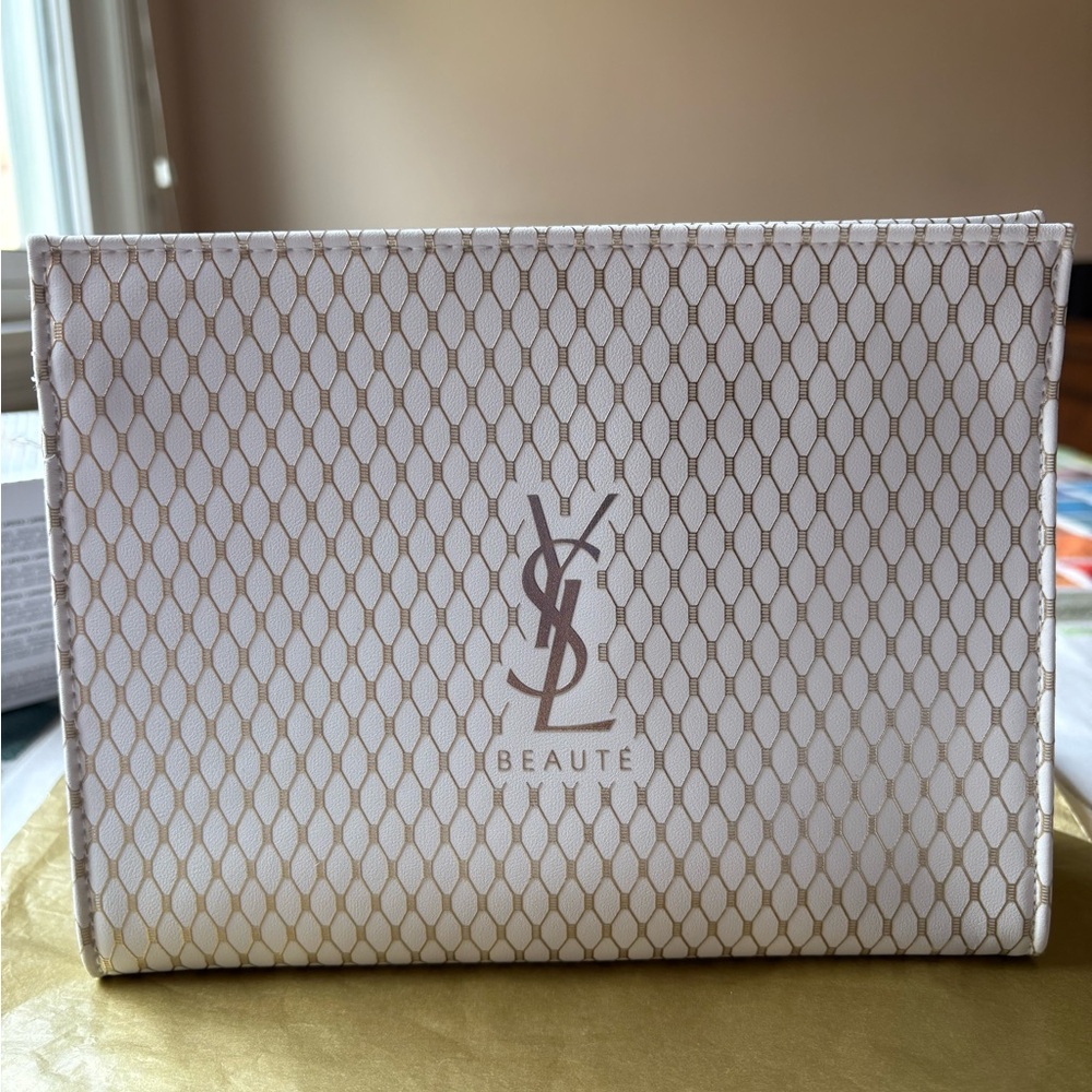 ⚜️💄⚜️YVES SAINT LAURENT HOLIDAY FOUR PIECE SATIN LIPSTICK SET ⚜️💄⚜️ NWT ⚜️💄⚜️ - Picture 8 of 16